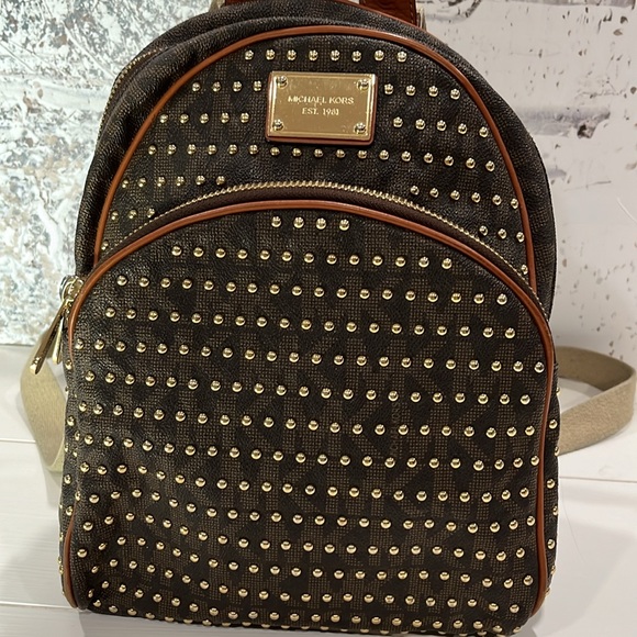 MICHAEL KORS JET SET PVC MONOGRAM SMALL STUDDED ZIP BACKPACK BAG - Picture 3 of 13